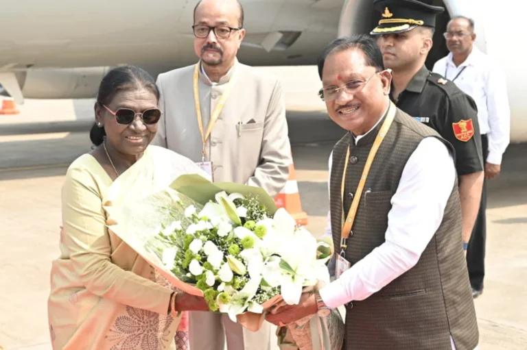 राष्ट्रपति द्रौपदी मुर्मु का छत्तीसगढ़ की पावन धरा पर आत्मीय स्वागत, बस्तर दशहरा और मुरिया दरबार में होंगी शामिल
