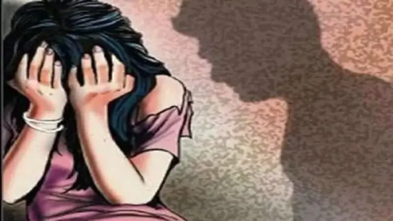बिलासपुर में रेलवे अधिकारी पर यौन उत्पीड़न का आरोप, विरोध करने पर नौकरी से निकालने की धमकी देने का दावा